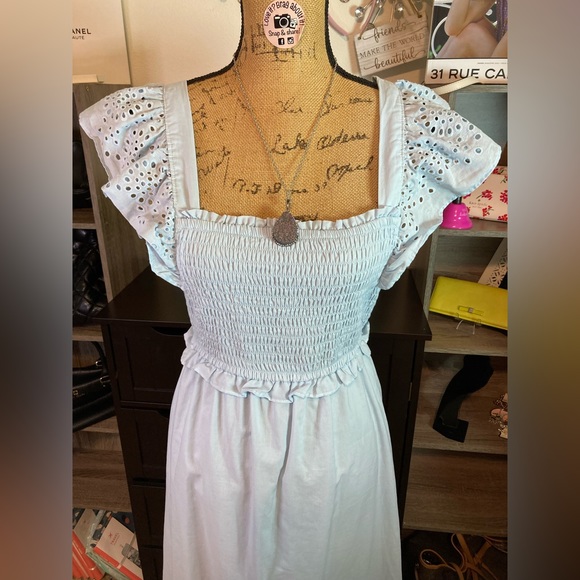 Lauren conrad NWOT baby blue lace dress size medium - Picture 14 of 16